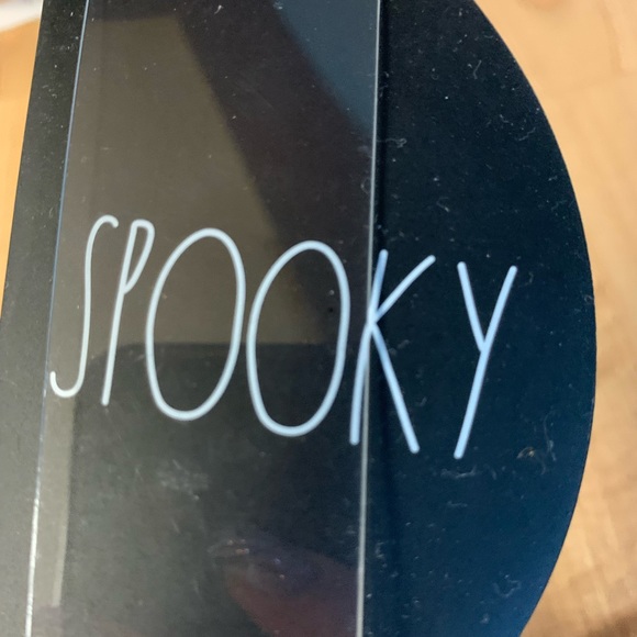 RAE DUNN “SPOOKY” SPATULA COOKIE CUTTER SET - Picture 2 of 5